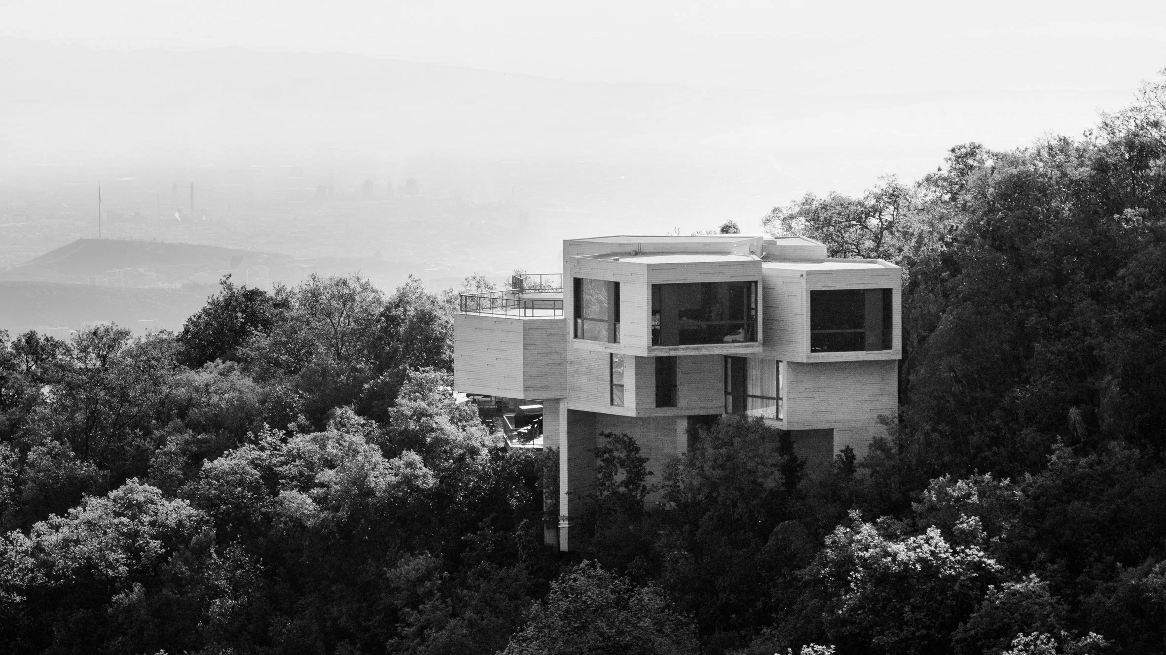 Tatiana Bilbao's house in the hillsides of Mexico
